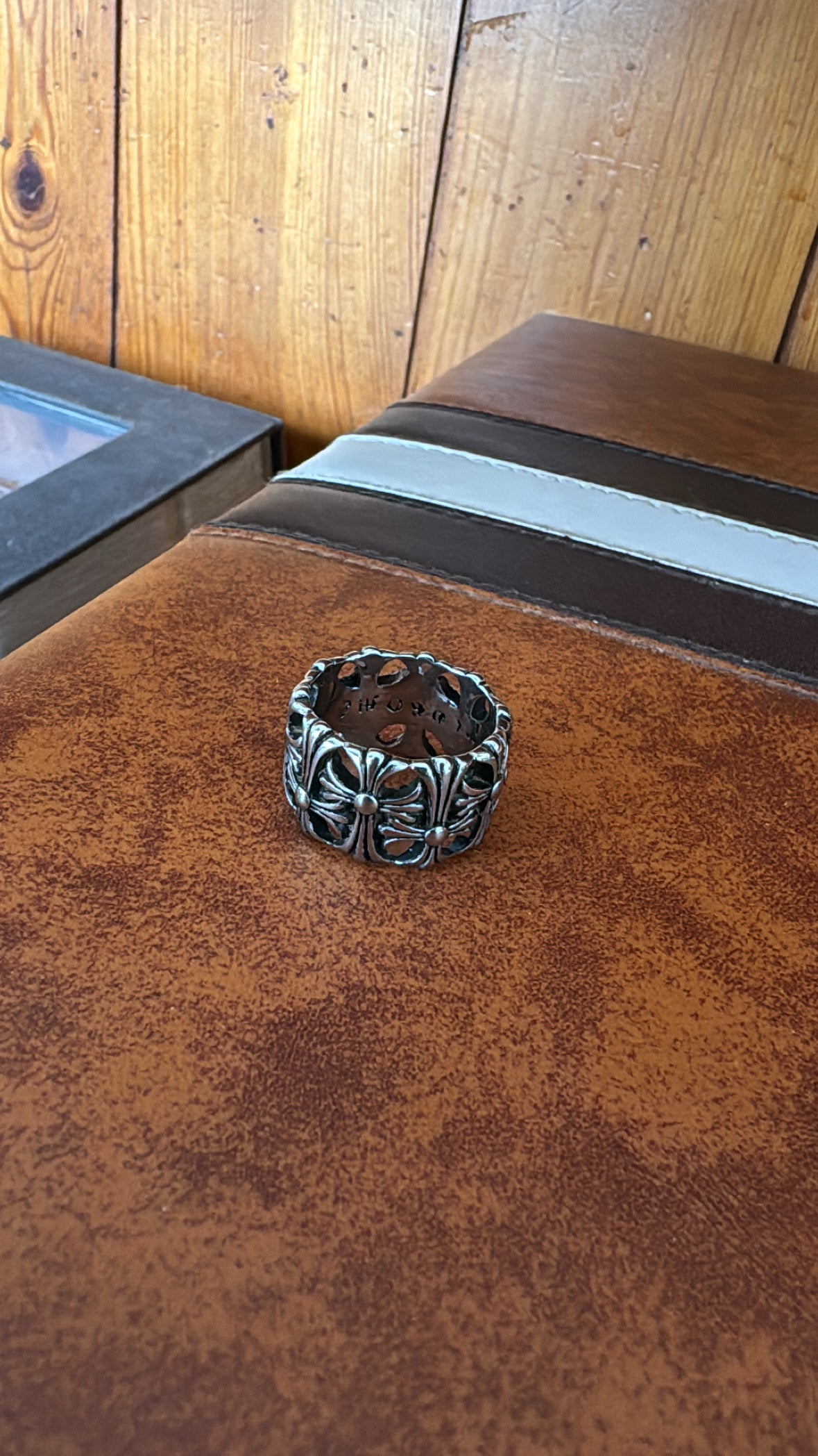 Heavy metal CH ring